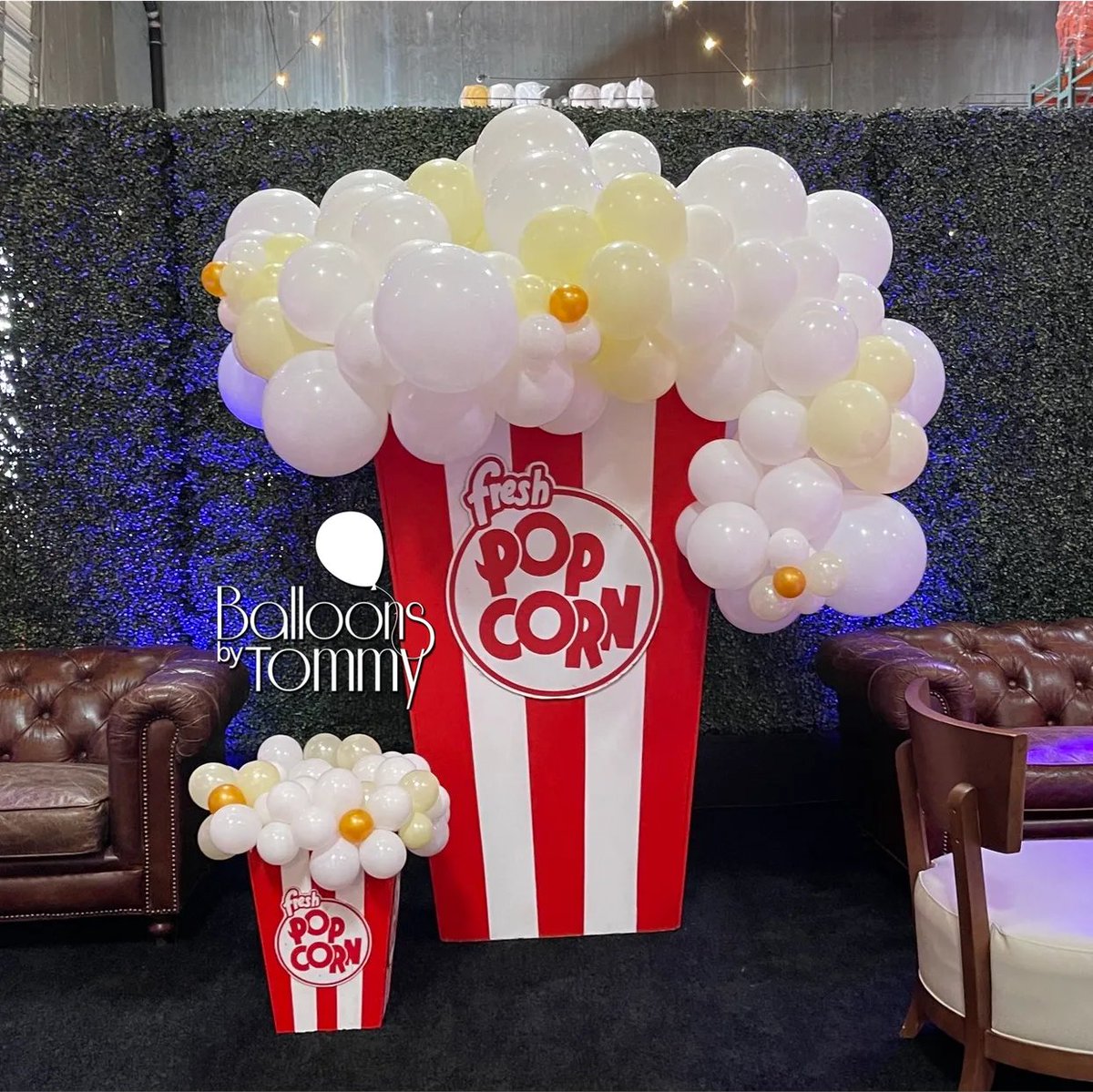 It's national popcorn day! What's your favorite flavor to snack on? Our team's favorites are extra butter or the Chicago style mix (cheese and caramel)!

#nationalday #nationalpopcornday #popcornday #popcorn #balloons #organicballoons