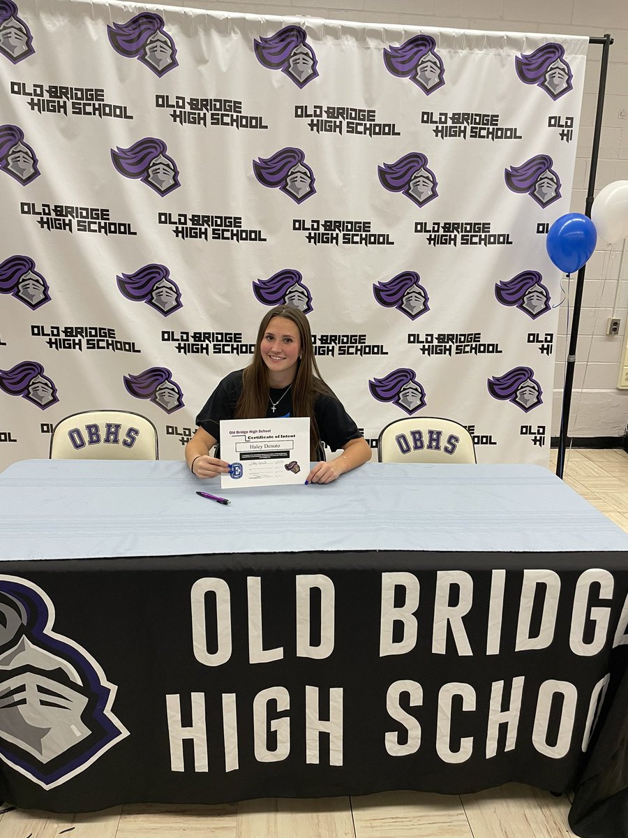 OBHSGirlsSoccer's tweet photo. Congratulations Haley Denuto on her commitment to play soccer at Elizabethtown College next year! Go Blue Jays! @GNCenglishteach @DiMino_AD https://t.co/DuDQ1Ff4mP