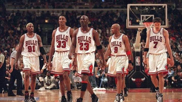 ElViejoPelon27's tweet photo. El mejor equipo de todos los tiempos...y eso no está a discusión.
#ChicagoBulls
#MJ23 #Pippen33 #Rodman91 #Kukoc7 #Harper https://t.co/4O2Z0CgS8U