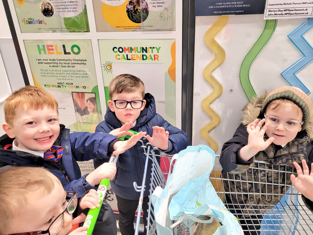 MorayPrimary1's tweet photo. The lady told us we needed to pay £25. Mrs Brodie helped us count out the coins 👛we had saved by selling our reindeer dust. We got a receipt and packed our shopping into bags to carry back to school 🛒🛍️ Thank you @asda Grangemouth .We loved visiting you🤩. #OurLocalEnvironment https://t.co/mNqXGvNkX8