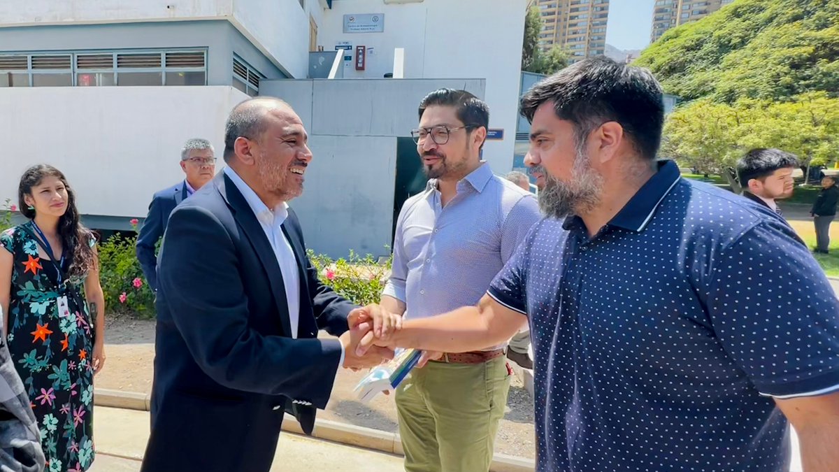 Agradecemos al Ministro de Educación, <a href="/ProfMarcoAvila/">Marco Antonio Ávila Lavanal</a>, x la invitación a trabajar n torno a la #memoria y los #DDHH cn NNAJ, n conmemoración d los 50 años del #GolpeDeEstado, en la entrega del I y II Informe sobre la situación de DDHH de NNAJ de la #RegióndeAntofagasta 🤝<a href="/Mineduc/">Ministerio de Educación</a>