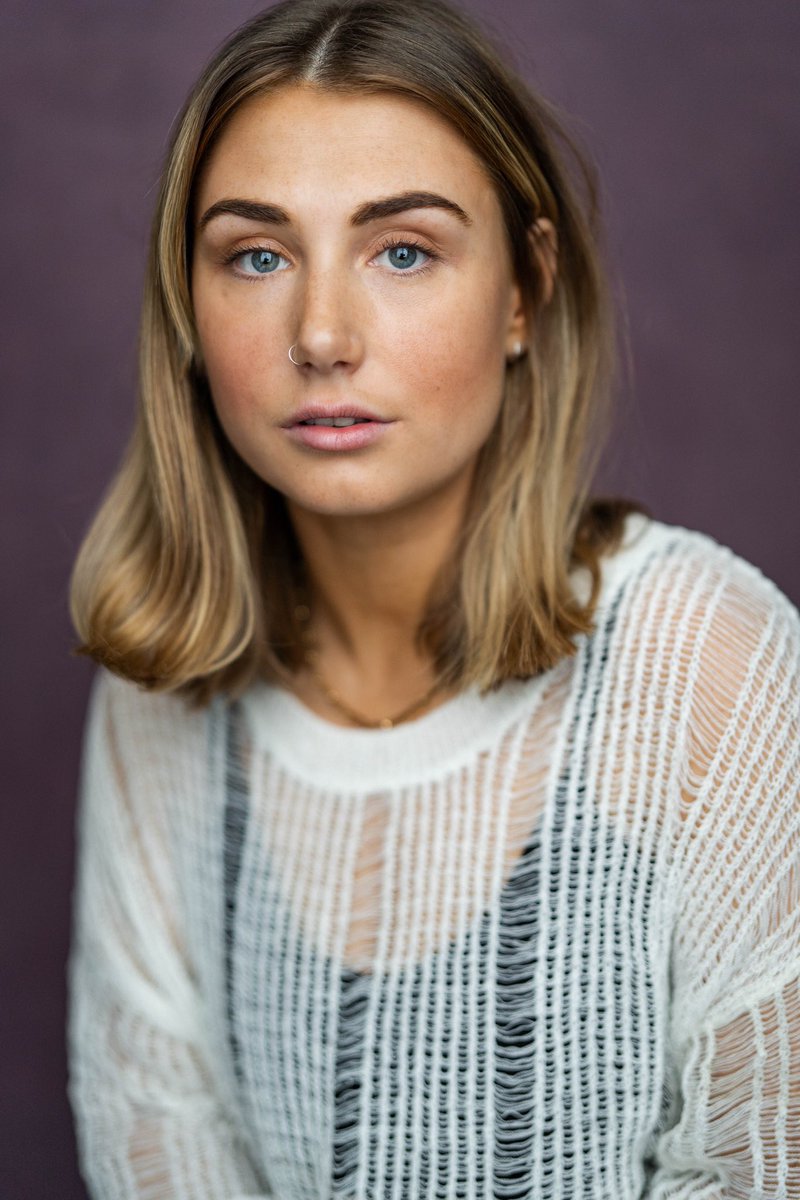 Got my face snapped by the lovely Sam at <a href="/yellowbellyfoto/">YellowBellyPhoto</a> a few weeks back. 2023 let’s be having you! ✌🏼💫