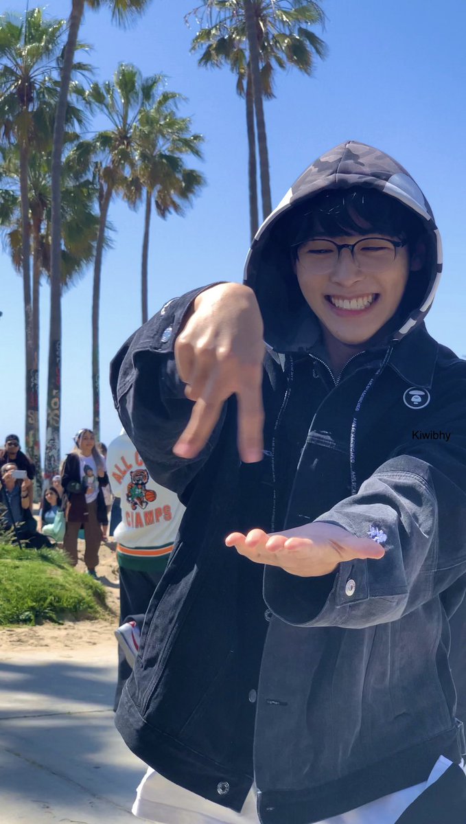itsforever7A's tweet photo. Ahiwhs i almost sh*tted my pants 😭 well.. HAPPY BIRTHDAY TO OUR PUPPY GUY!!!!! 
#ShowMeTheWoochan
#WoochanDay
#뤼얼래퍼_우찬이_생일
#itsaWOOnderfulCHANday
#ItsWoochantaDay https://t.co/omxbfG6qMT
