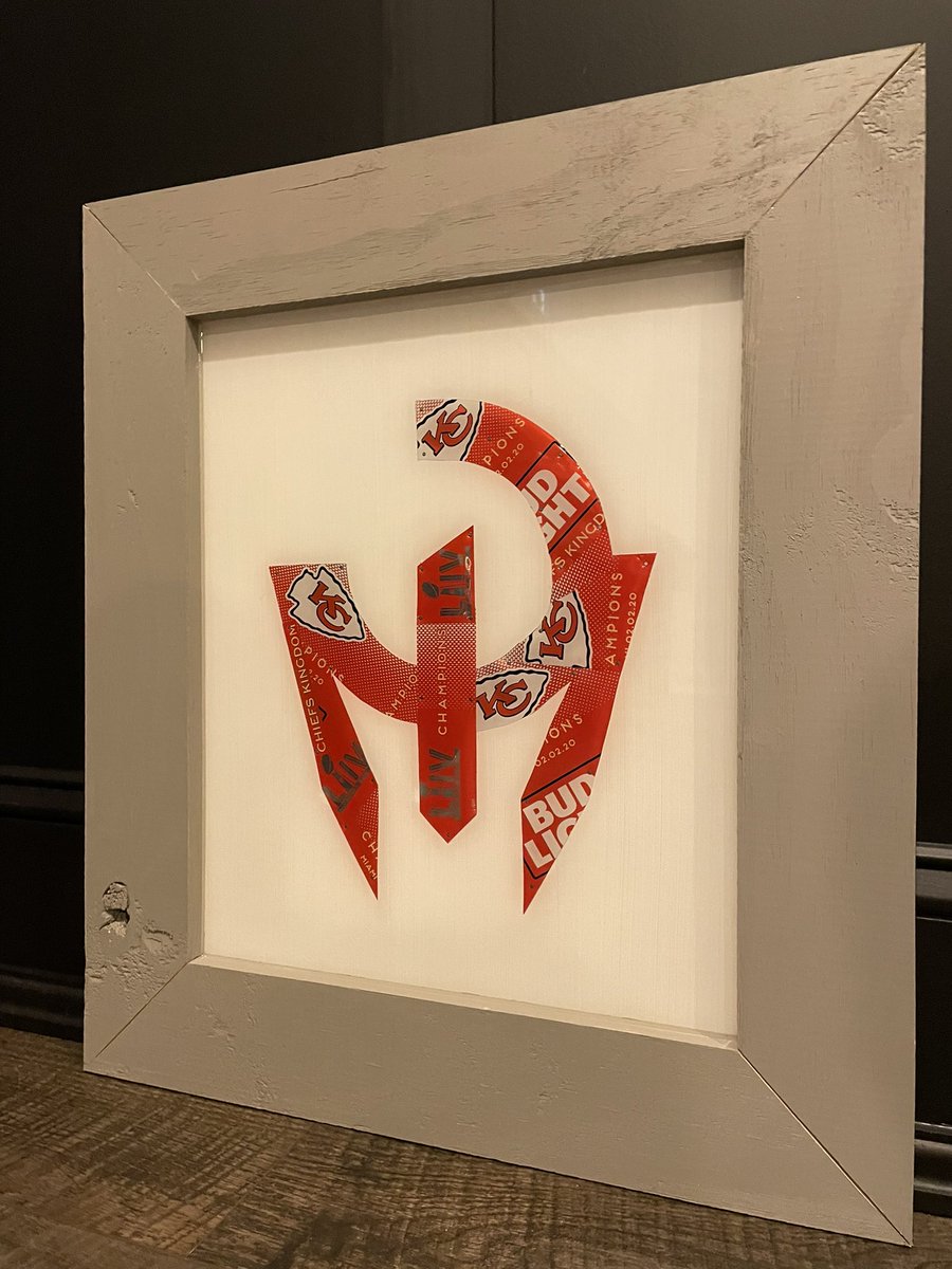 customcapart's tweet photo. @PatrickMahomes @BrittanyLynne I’m no interior decorating expert but I feel like this piece should be hanging in your house.  Would you agree?  #beercanart #ChiefsKingdom @budlight @Chiefs https://t.co/JV70msIgcm