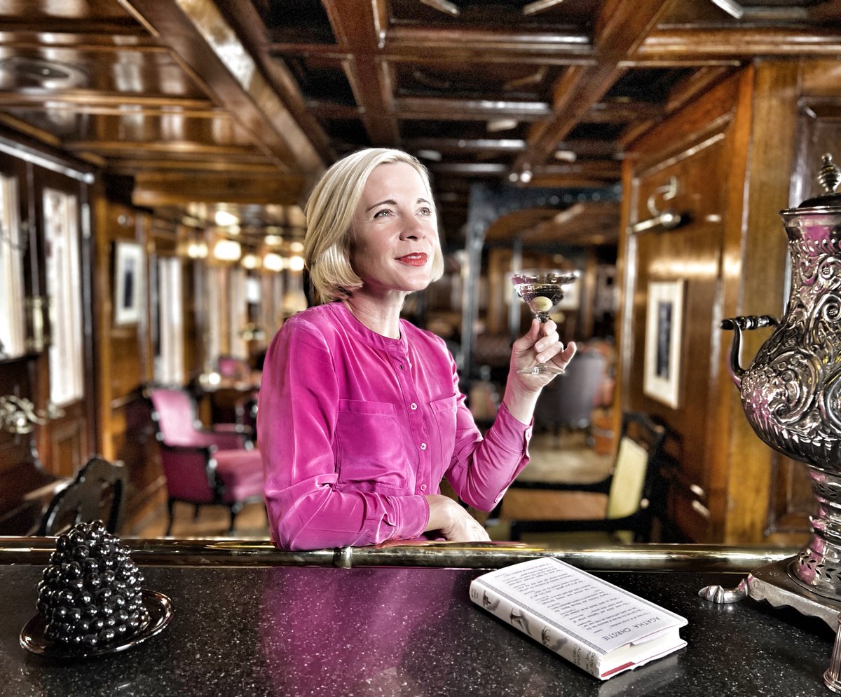 Lucy Worsley tweet media