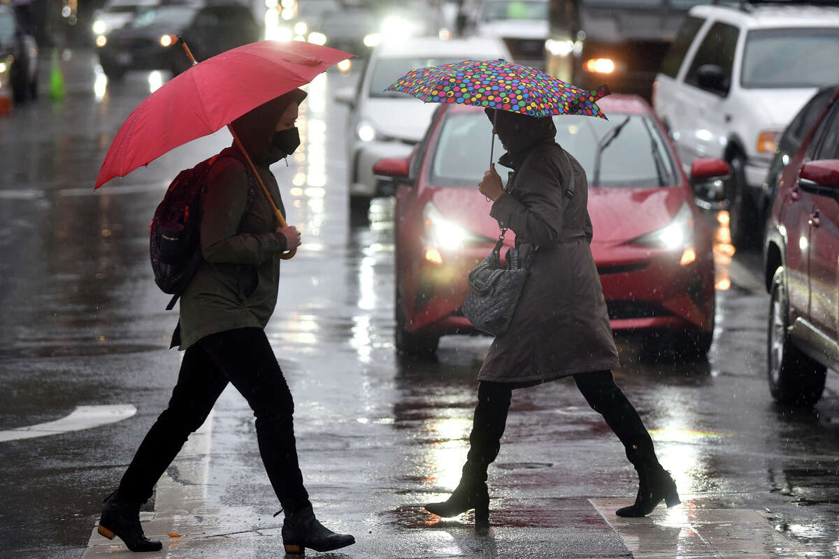 KneeDeepTimes's tweet photo. This January, our stories match the weather: water from the sky, water from the sea, water bubbling up out of storm drains, and water that is no longer, "Someone Else's Problem." In our new issue, read about communities preparing for a wetter world. https://t.co/FWYdZMo45R https://t.co/feQv3AuubP