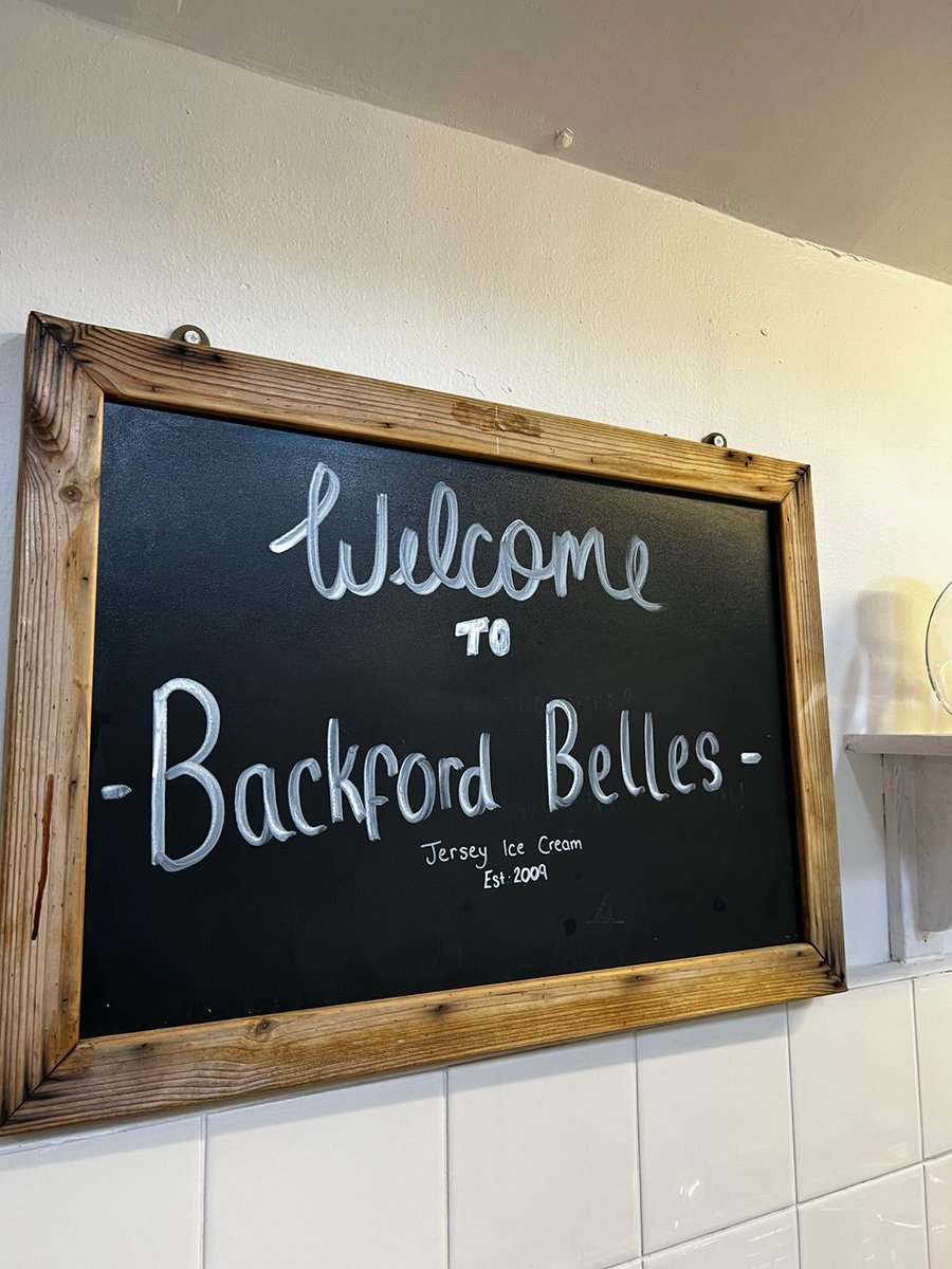 Coffee shop back open inside again
Lots of ice cream flavours on offer
Coffee machine on
Open Friday to Sunday 11-5
Throughout January
Happy weekend treats 💛
Warm welcome