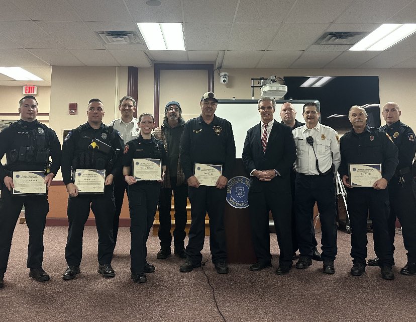 Douglas MA Police tweet media