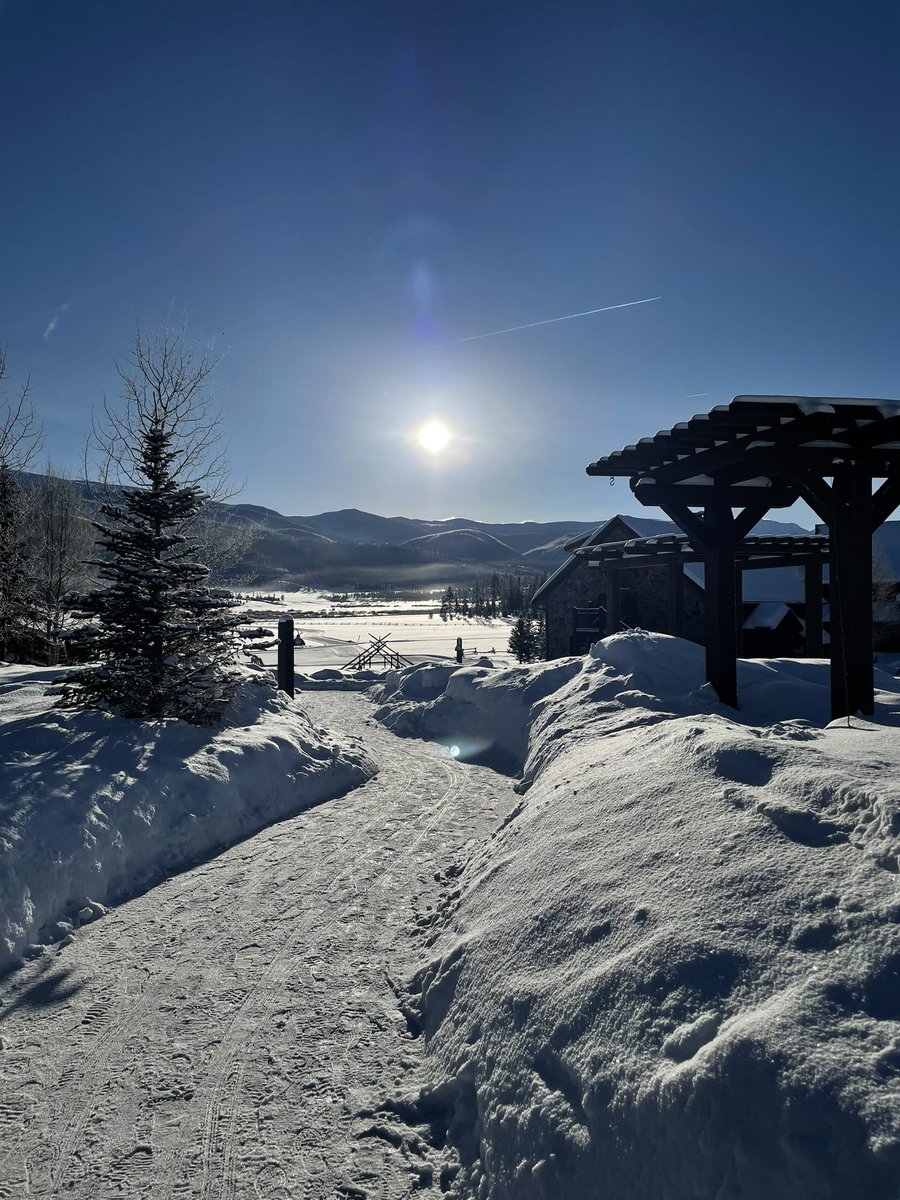 StevenLevins's tweet image. Hello Denver #devilsthumbranch