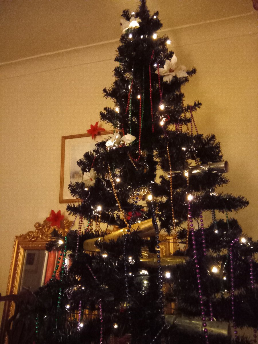 wickens08's tweet photo. @vlavla Candlemas, 2nd February at the end of the forty day feast of Christmas and Epiphany. All very twinkly in the Rectory. https://t.co/kUxVM4JPpg