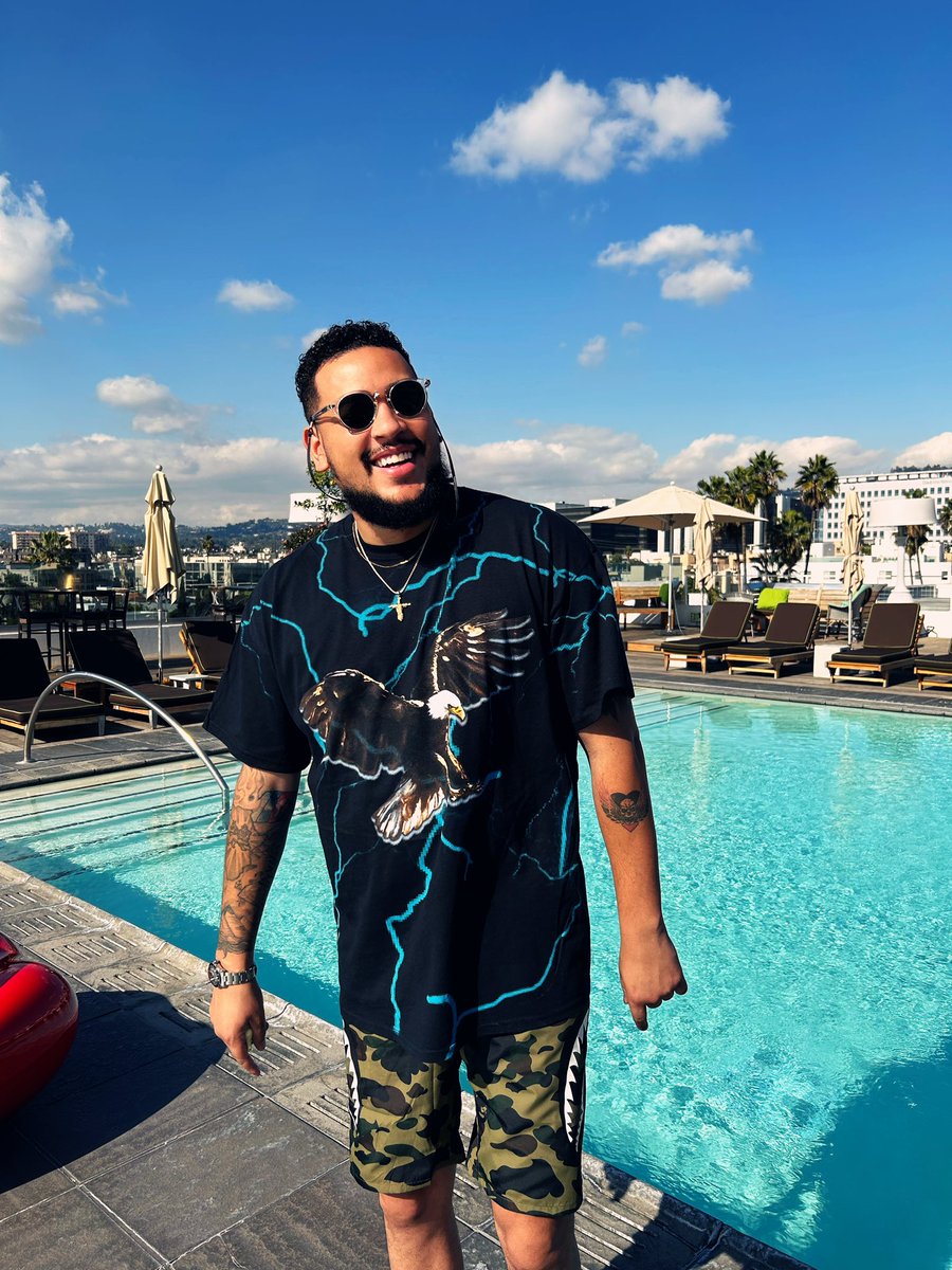 akaworldwide's tweet photo. BIRDS 🦅 IN THE TRAP SING GOODNIGHT BAFETHU 😴😂 https://t.co/B5Muino7nN