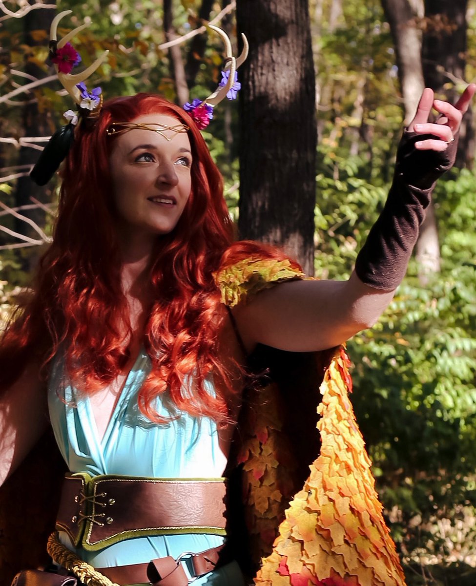 katgeocosplay's tweet photo. You’re their light now ✨

Big hype for #TheLegendOfVoxMachina screening tonight! Can’t wait to see this druid in action! 

#CriticalRole #keylethcosplay #criticalrolecosplay https://t.co/xjAr1lBnng