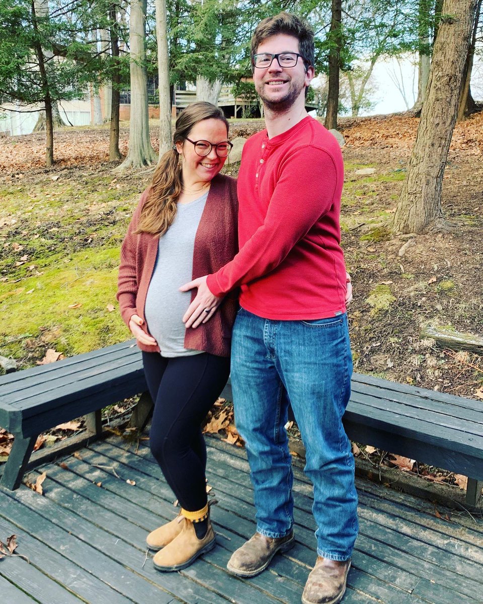 hooraylorraine's tweet photo. I’ve been pretty absent on social media the last few months, and here’s why. Working on a new adventure, coming at the end of April 💙💙💙 https://t.co/aHIhcLXp7p