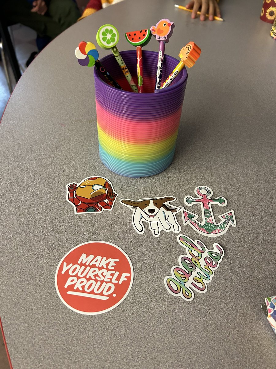 MrsMoll_'s tweet photo. To encourage my classes to do their best on the recent reading benchmark test, we brought out the giant slinky along with some other prizes! Anyone who improved won a prize &amp; the highest score got an extra prize while student with the biggest growth won the slinky! #RSDproud https://t.co/P2AR6LRKqt