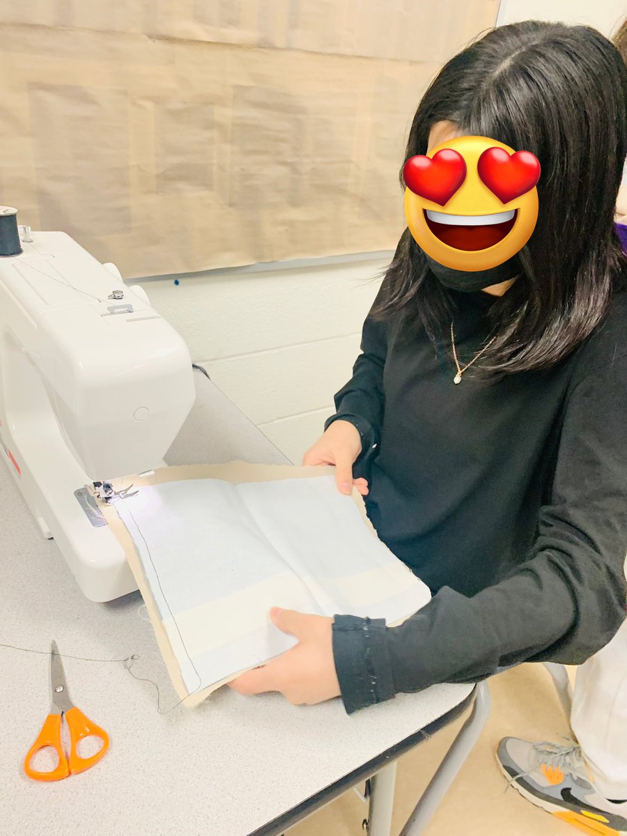 ArtsMme's tweet photo. Students who were able to attend school on our inclement weather day were treated to fun activities due to the smaller class sizes. It reminds me of why we have been advocating for smaller class sizes. #Cricut #SewingMachine #MicroBitCoding #ChoiceArtCentres β€οΈ https://t.co/OsOTvG31nX