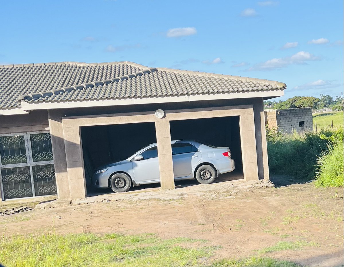 Mandelic__SA's tweet photo. In my area its not safe so this is how I park https://t.co/DBVq8Q7TGf