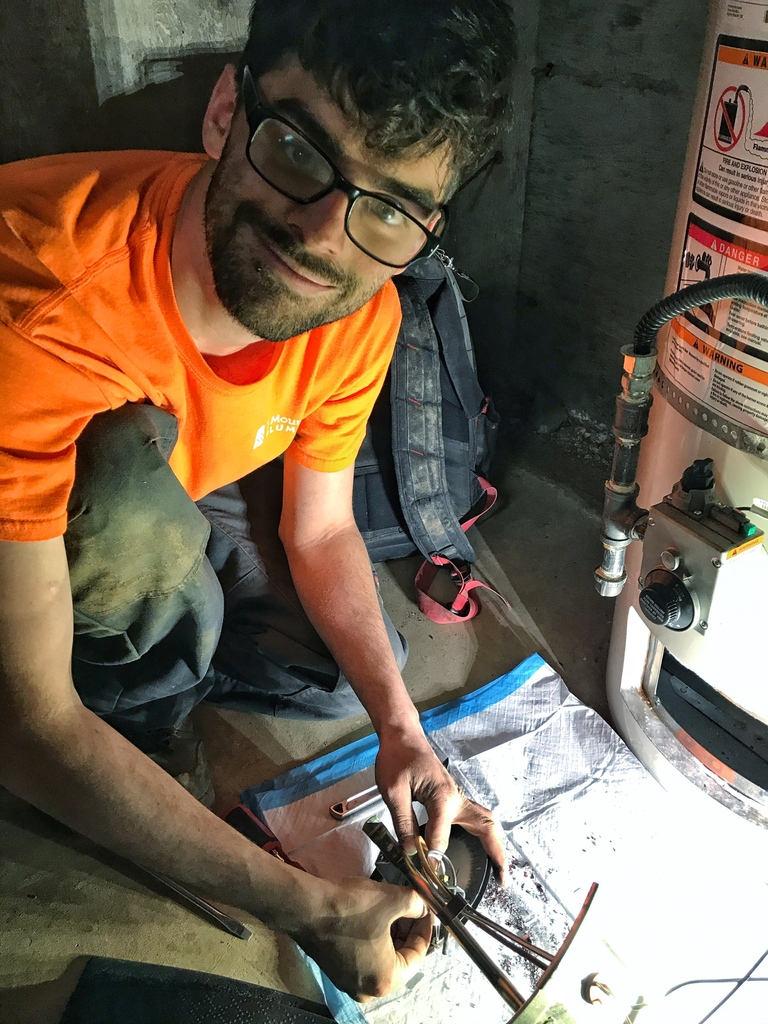 3mountainsplumb's tweet photo. Peter (3MP Journeyman Plumber) delivering the timeless magic of a new water heater. Think of all the baths! The soups! The sanitizing! 
.⁠
#3MP #3MountainsPlumbing #Portlandsmallbusiness #Portlandplumbers #PortlandOR #portlandlocal #portlandmade #OregonPlumbers #portlandbusiness https://t.co/hu4SDCPlBE