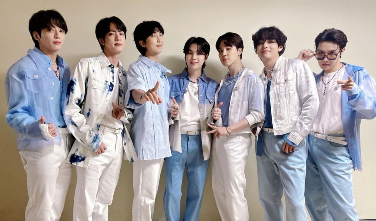 Army097l's tweet photo. Voto y rt ARMYS

I vote #YetToCome for #BestMusicVideo at the #iHeartAwards https://t.co/WvGzDXSikc