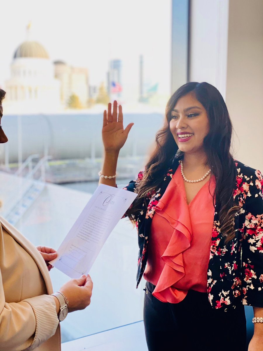 SenatorAshby's tweet image. Today, #TeamAshby got to welcome our newest member—Yajayra. 

Yajayra joins us as our Senior District Field Rep. She’s a competitive dancer and is a dog mom Tomasa and Orea.