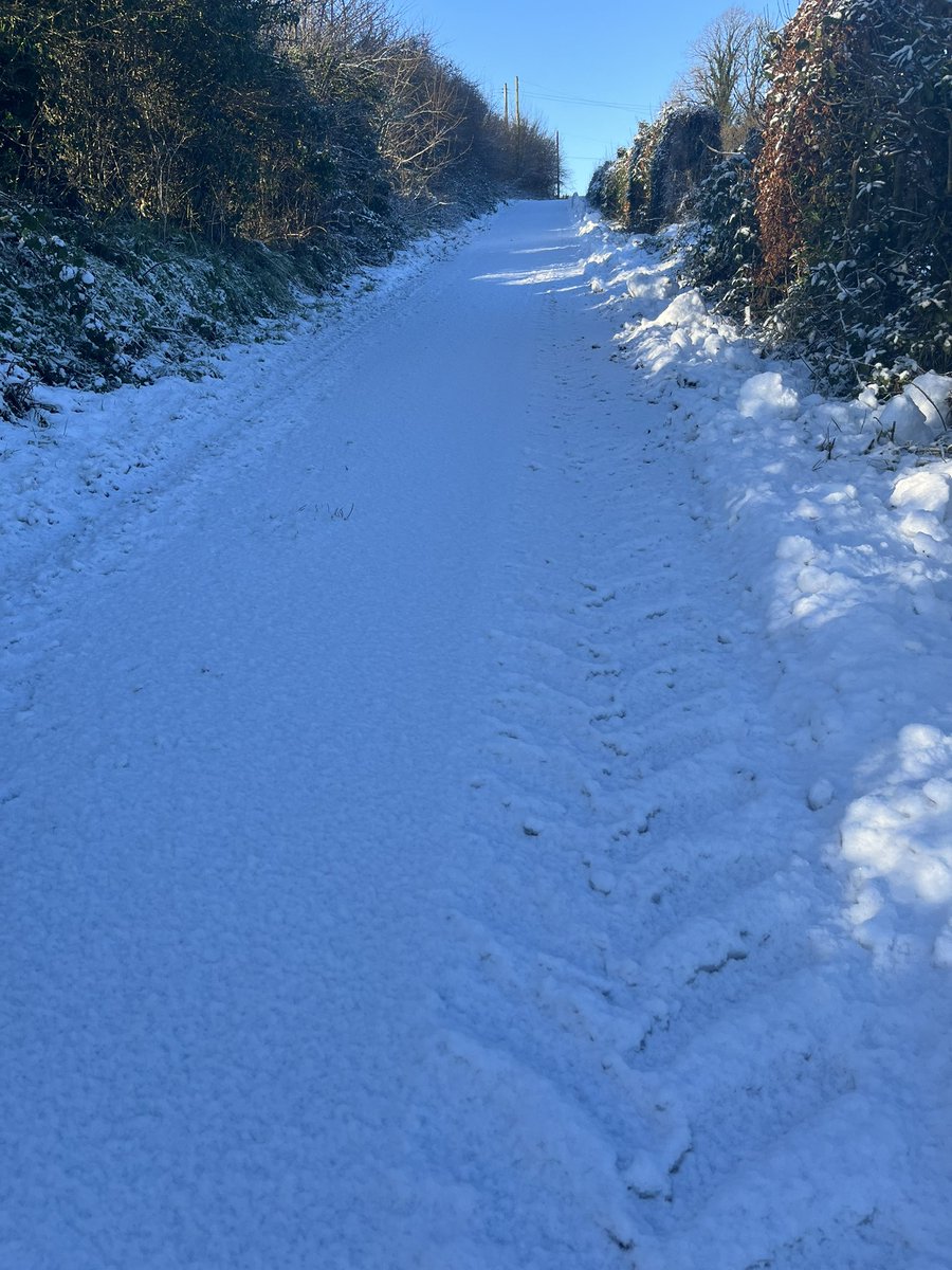MPM76's tweet photo. Snow #sneachta #aghadowey https://t.co/YJeqfdicWl