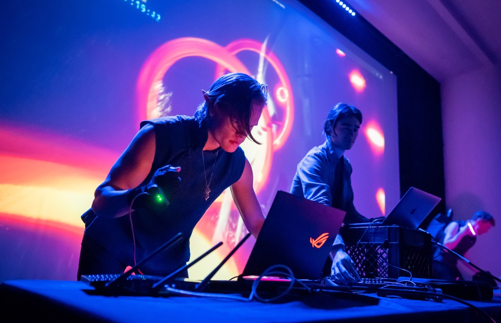 irl_energy's tweet photo. Don't miss @AndrewRolfes + @dqgorelick at @persona_nyc on Saturday for Parallel Play! ⚡️
Get your tickets: https://t.co/nICqw38PDu https://t.co/XssjcYUzcU