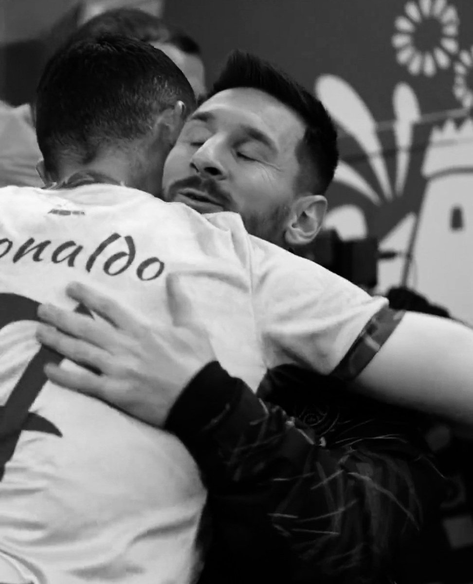 This photo is so wholesome. 🥲