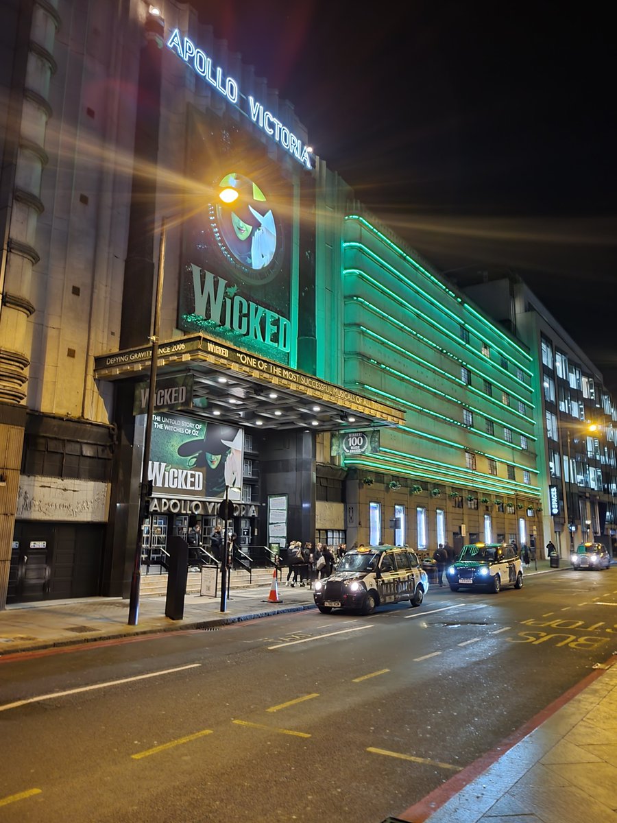 dom0781's tweet photo. Epic couple of nights away in The Big Smoke with @KayzMc #LEGO #arsenalfc #wicked #apollovictoria https://t.co/MD9B2fEzHy
