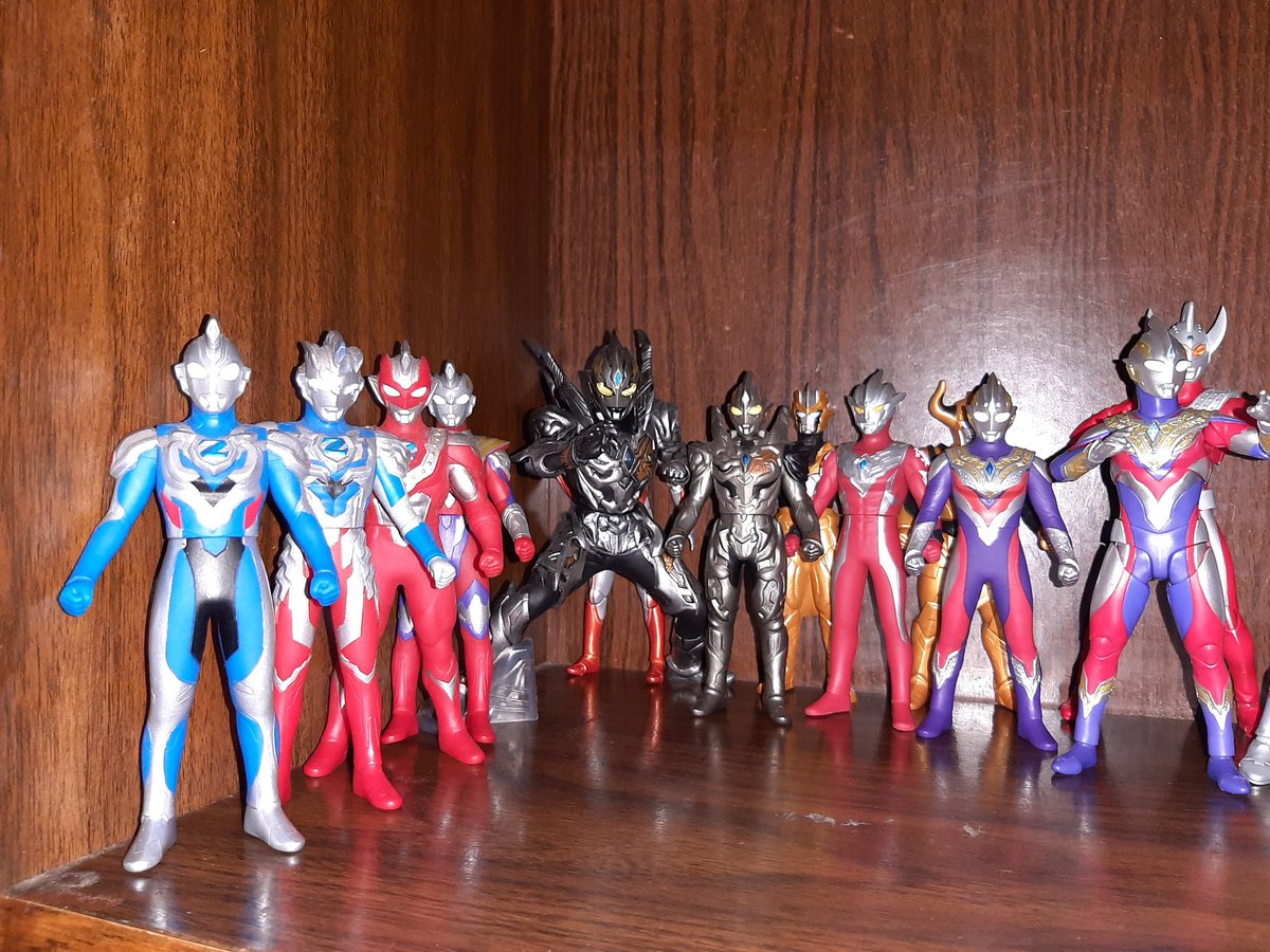 ultramanplus's tweet image. Here&apos;s my current Ultraman shelf. I have alot that I dont have displayed right now as well as much more in storage but for now this is what I have to work with. Pretty proud of it considering what I have to work with. #Ultraman #UltramanCollection #toys