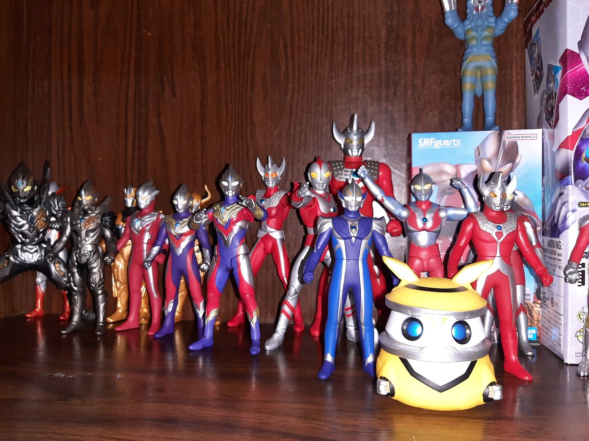 ultramanplus's tweet image. Here&apos;s my current Ultraman shelf. I have alot that I dont have displayed right now as well as much more in storage but for now this is what I have to work with. Pretty proud of it considering what I have to work with. #Ultraman #UltramanCollection #toys