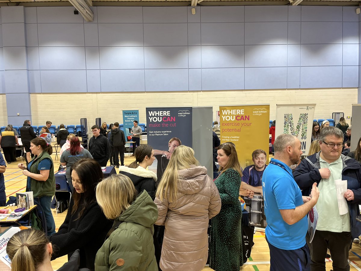 Fantastic careers event for tonight @WestLoCollege @Linlithgow_Acad lots of information, #careerchoices #choosecollege @AnnaStyles37 Elaine Campbell