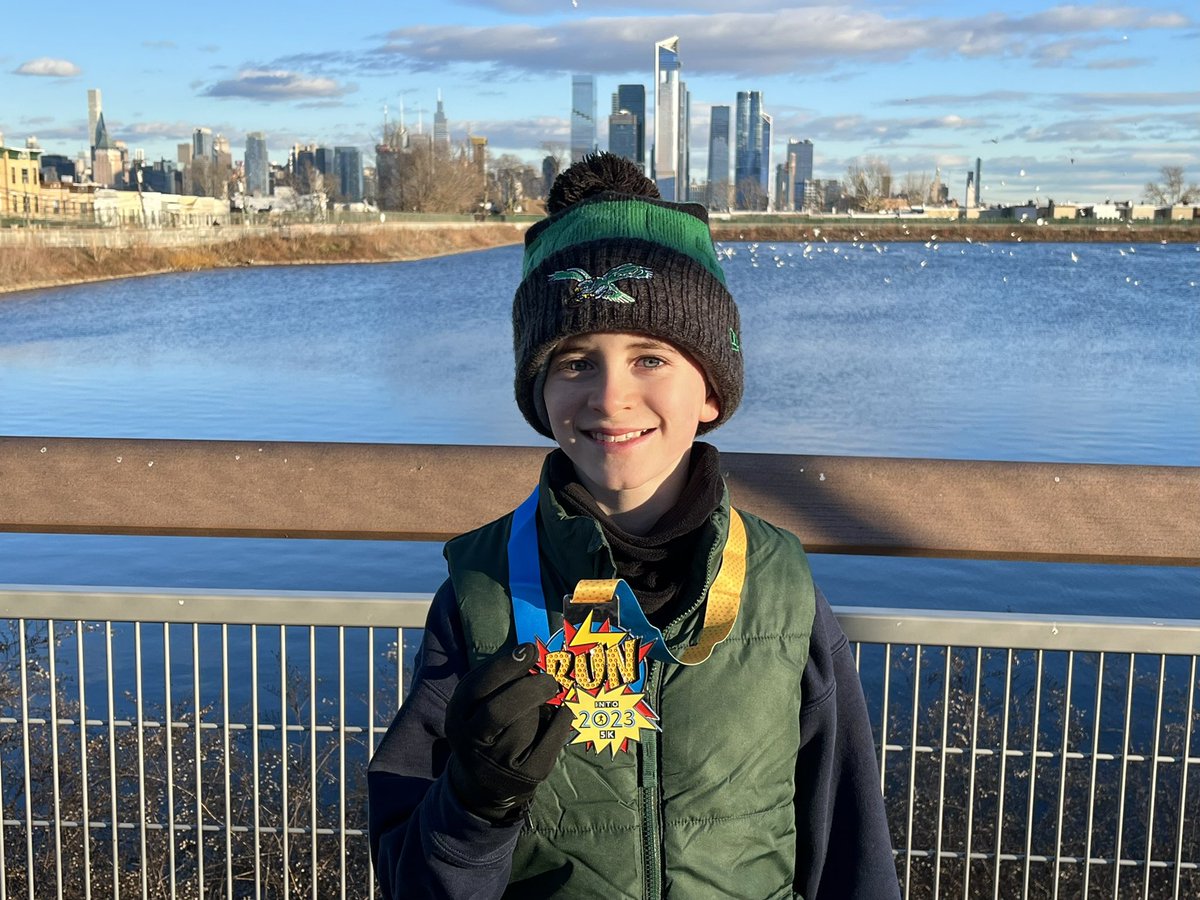 RyanFernandez40's tweet photo. I started 2023 by running a 5K. I don’t mind the cold, I just love being outside running in the fresh air.
#centermidfielder #grateful #mambamentality #dedication #commitment #consistency #workinghard #eliteyouthsoccer #runner #5K #runningoutside #athlete #trackandfield https://t.co/nhUigNEuVn