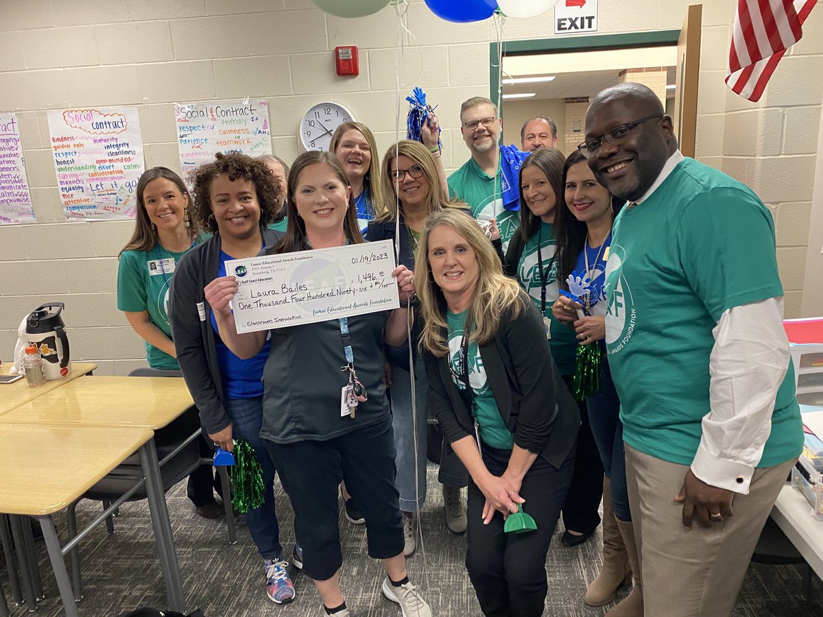 BailesASLFHS's tweet photo. Thank you @LEAFGrants for awarding my current and future students of @LamarCISD at @FosterHSNews with iPads! https://t.co/PJ9TAZpVIW