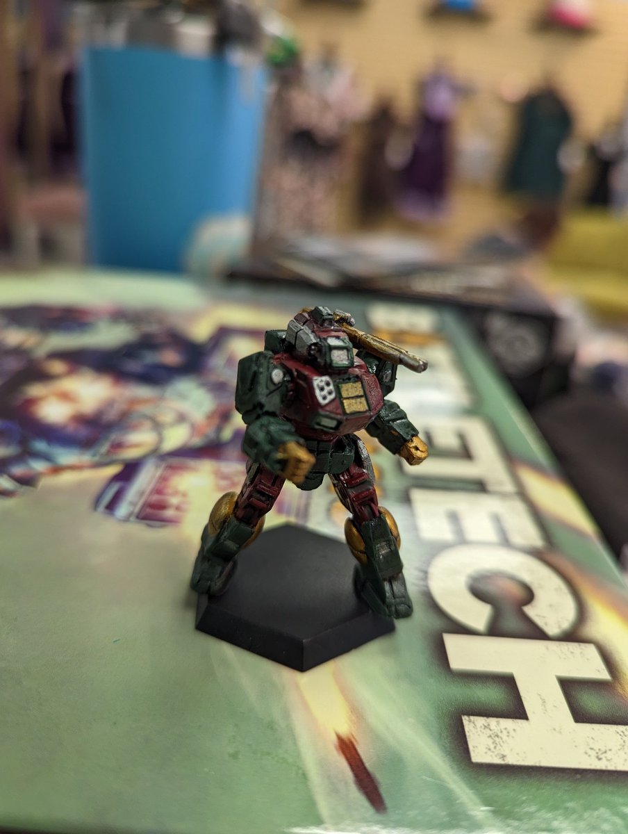 HoodieCatComics's tweet photo. Did you know that we carry battle tech, Warhammer, armada, star wars and malifaux? We have a whole section dedicated to miniatures. 
#warhammer40k #minitures #ASOIAF #StarWars https://t.co/cEqln3QCvi