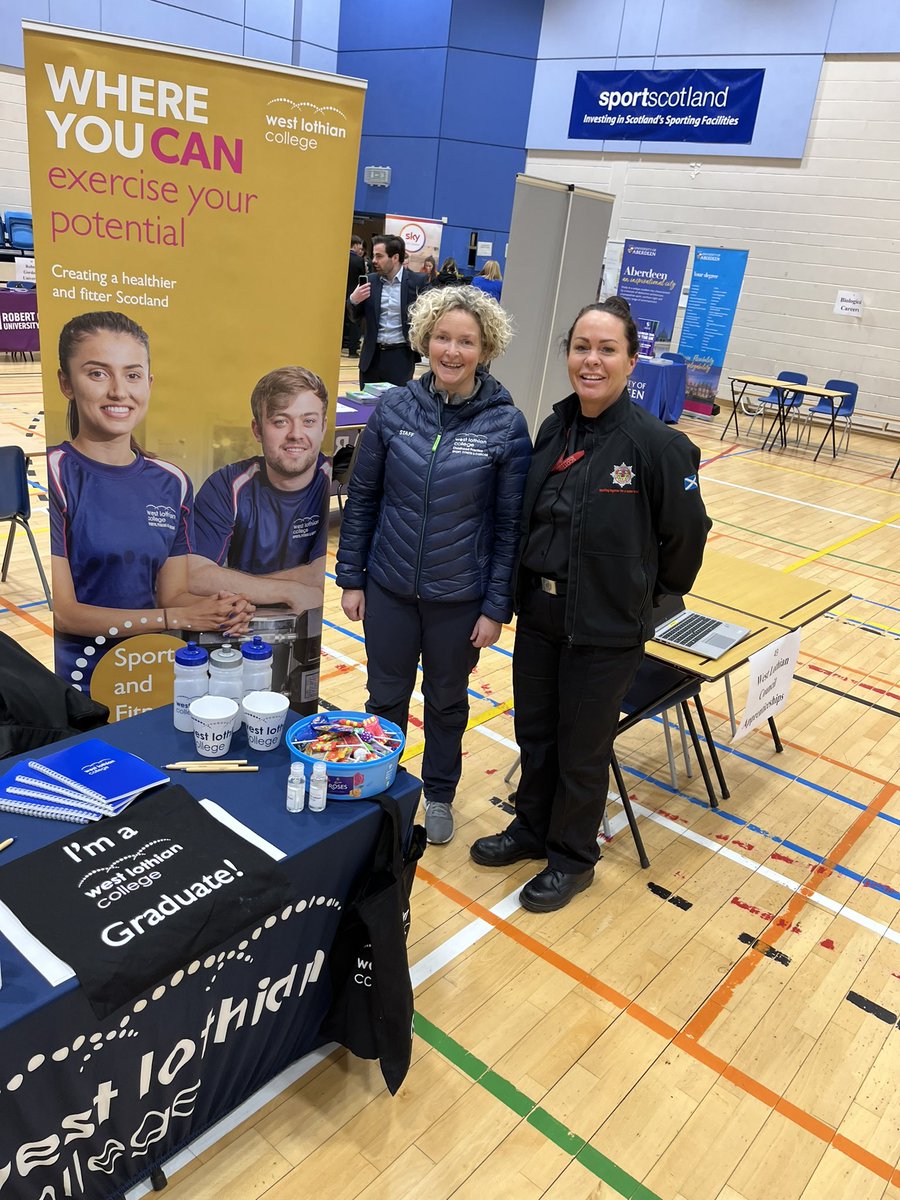 Amazing who you bump into at these events…. Past student @WestLoCollege Theresa Penrice is now a Crew Commander at Livingston Fire Station , supporting the career event @LinlithgowAC #choosecollege @fire_scot