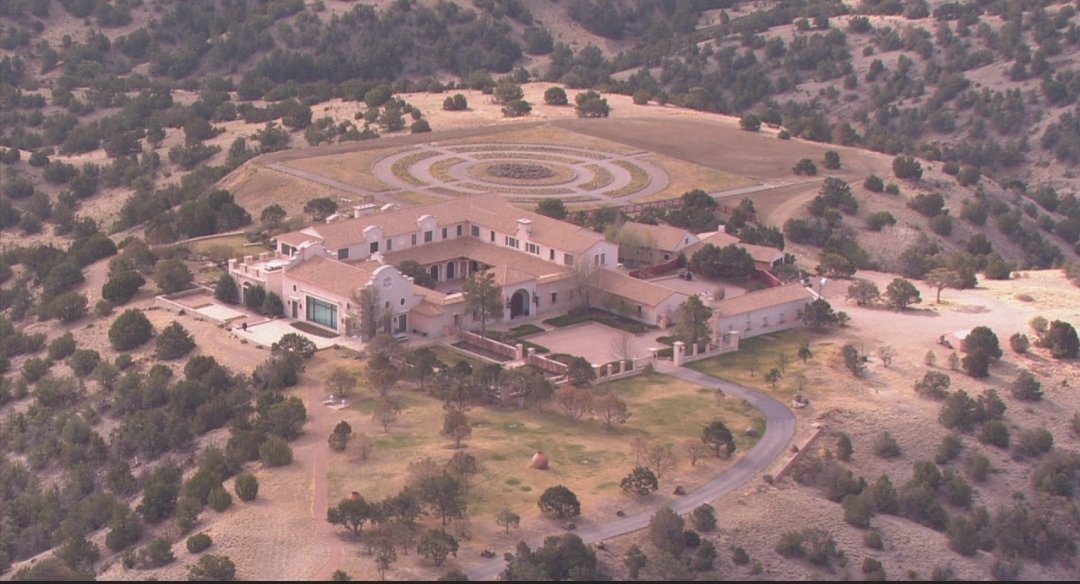 freeusnow007's tweet image. #EpsteinClientList no one talk about his #zororanch in New Mexico 🤔🤔🤔👇👇👇👇👇👇