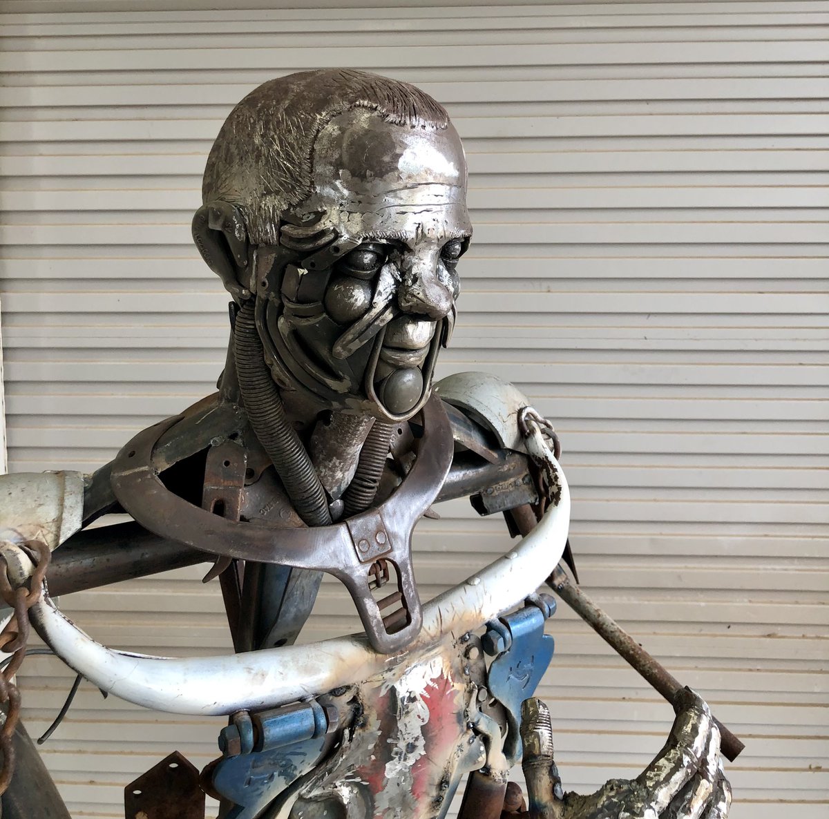 Scrapmetalsheil's tweet photo. Hands for the man @Scrapmetalsheil #sculpture #art #metalart #hand https://t.co/bSa6cGRSl1