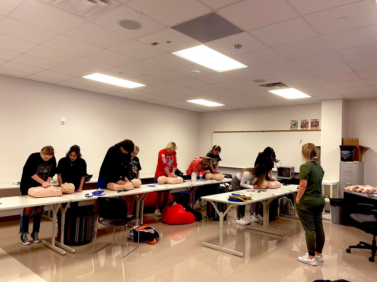 The_Queen_Bien's tweet photo. Thank you Nurse Hein for coming and certifying these PALs in CPR! #misdproud https://t.co/MAORBy2Tf5