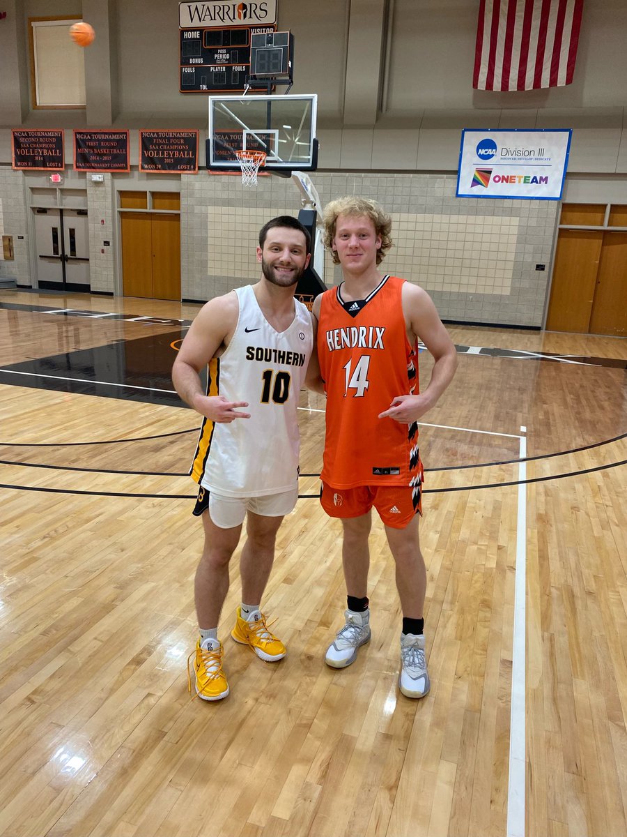 A couple of <a href="/EHSBRalumni/">EHSBRalumni</a> dueling it out on the hardwood last week. Keep grinding <a href="/JSavario/">Jack Savario</a> and <a href="/brandangarrido_/">Brandan Garrido</a>  ! <a href="/EHSBRAthletics/">Episcopal Athletics</a> <a href="/EpiscopalBR/">Episcopal</a> #AlwaysAKnight 
<a href="/hendrixcollege/">Hendrix College</a> <a href="/bschoops/">Birmingham-Southern Men's Basketball</a>