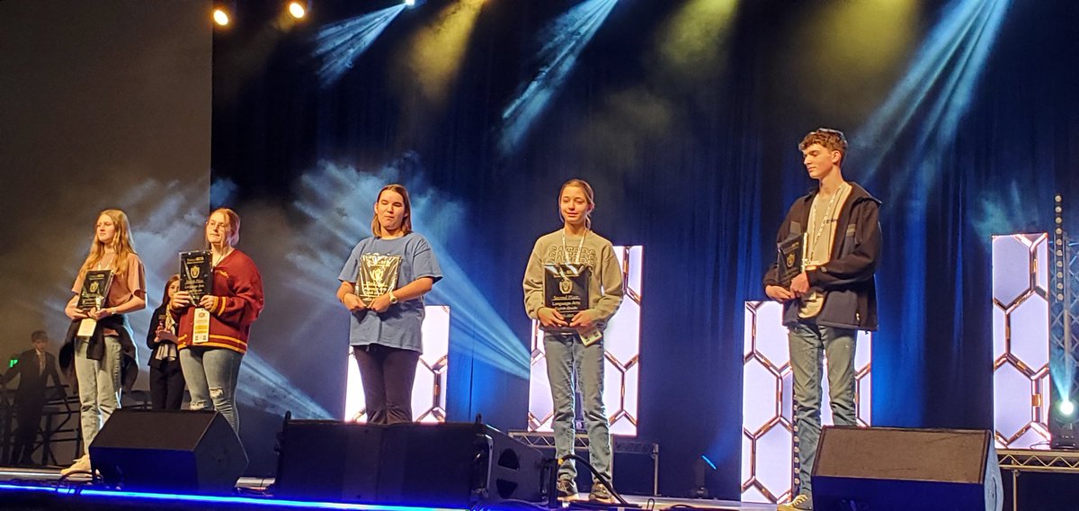 MrsHogue_SWMS's tweet photo. Congratulations to Anna Emedi!! -- 2nd place Language Arts (8th grade) at State Beta Convention! Way to represent @DrakesCreekMS !! https://t.co/ApWmSM0b51