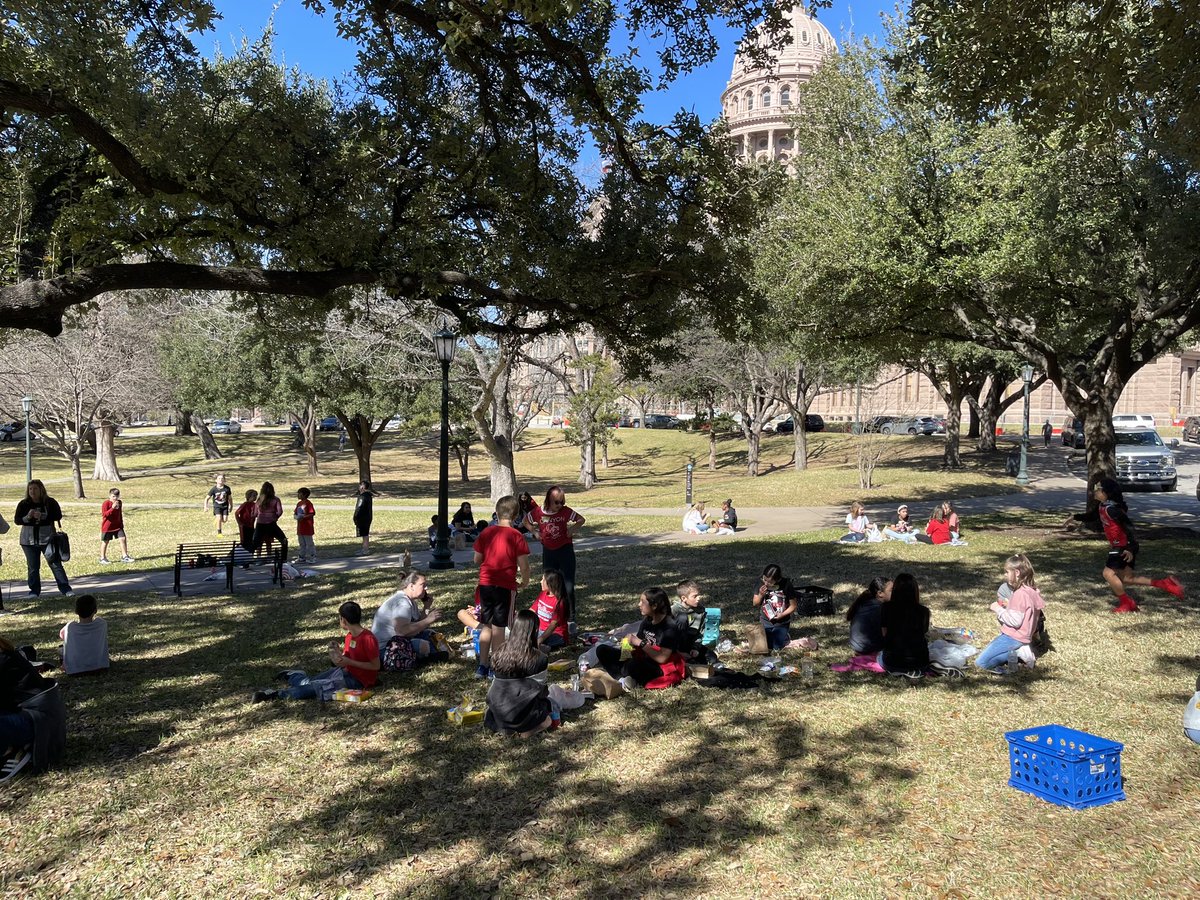 Brooke Siniff (@brookesiniff) on Twitter photo So much fun today! Fourth grades field trip to the Capitol 😃 <a href="/ClearElementary/">Clear Spring Elementary</a> <a href="/Cses4th/">CSES 4th Grade</a> So much fun today! Fourth grades field trip to the Capitol 😃 <a href="/ClearElementary/">Clear Spring Elementary</a> <a href="/Cses4th/">CSES 4th Grade</a>