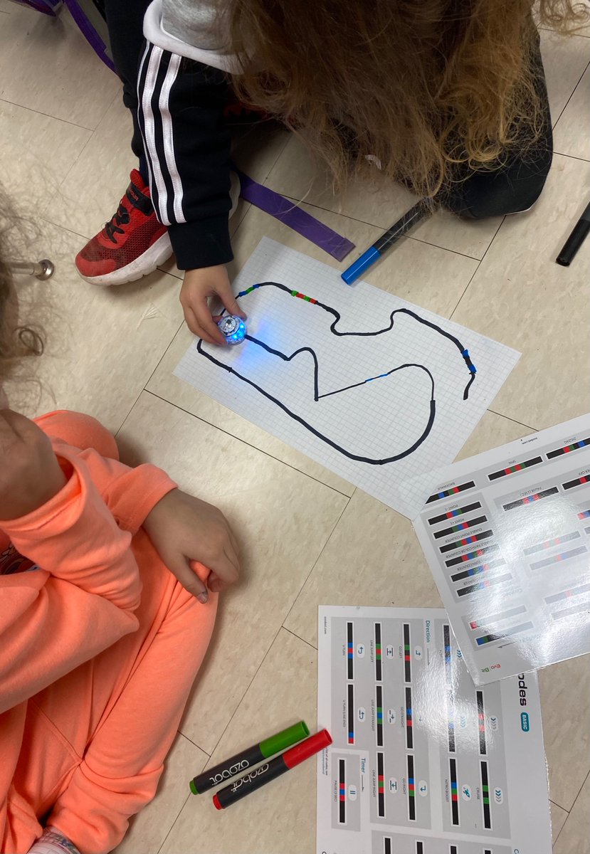StDominicDP's tweet photo. Grade 1s and 2s coding with Ozobots. Students had to create a path with at least 3 different movements for Ozobot to follow. ๐๐ป๐๐ป #CodingRocks @StDominicDP @DPCDSBSchools @Ozobot https://t.co/21TK3MUEiL