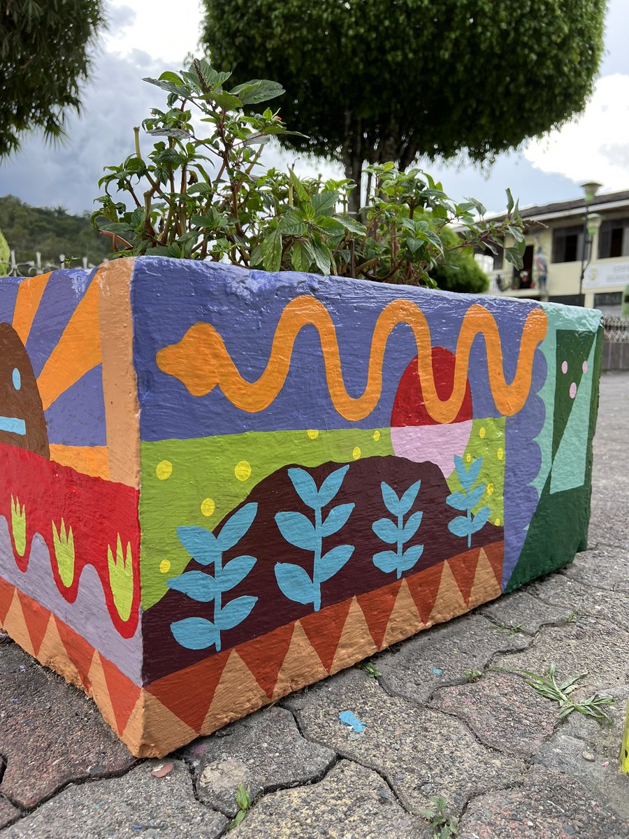 rraspa15's tweet photo. Un trabajo en las macetas de Limón Indanza - Ecuador 🇪🇨 https://t.co/fLbtUAfmFL