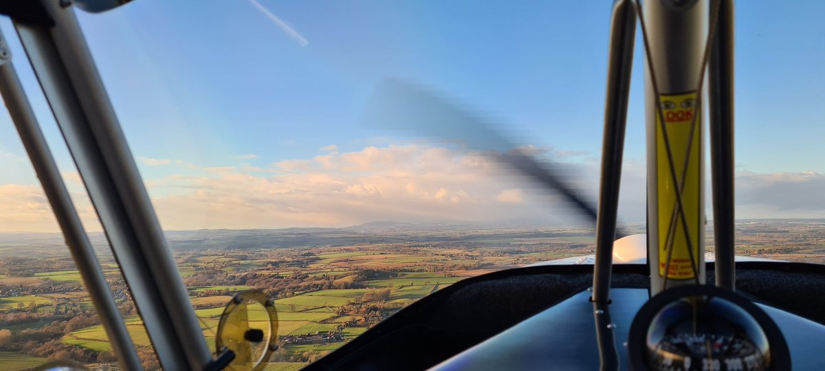 HadAirTeam's tweet photo. Great flying conditions this week @WHGA @BMAAUK just the odd Cb to dodge 😅🙈 https://t.co/w3rSM6aoP8