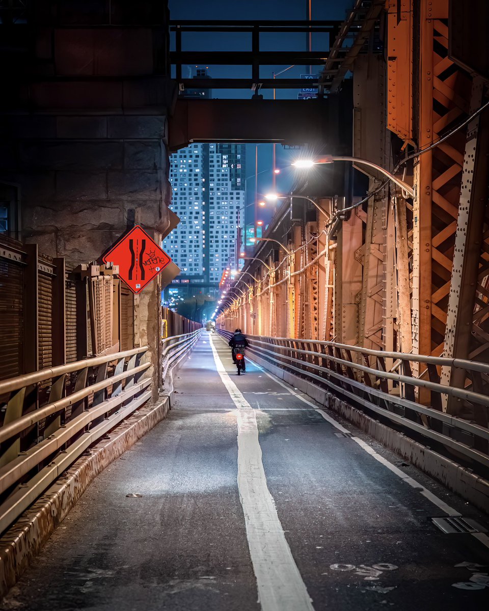 Queensboro Bridge NYC 
.
.
#photography #streetphotography #streetphoto #streetphotographer #urbanart #urbanphotography