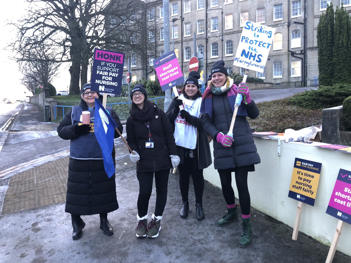 SamTylerSCPHN's tweet photo. Fabulous couple of days with amazing fellow @nhs_scft nurses supporting #RCNStrike and a visit from @patcullen9 https://t.co/IZq1YNFEZX