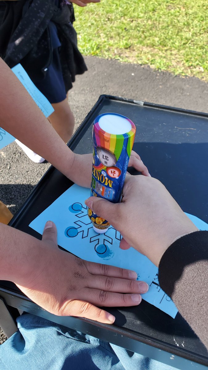 BCE_PE's tweet photo. Finishing 7 or more laps was a piece of cake for our 3rd graders today! They got after it. #SnowflakeRun @Buffalo_Creek1 @SBISD_HFDept https://t.co/Lej1WyXiTM