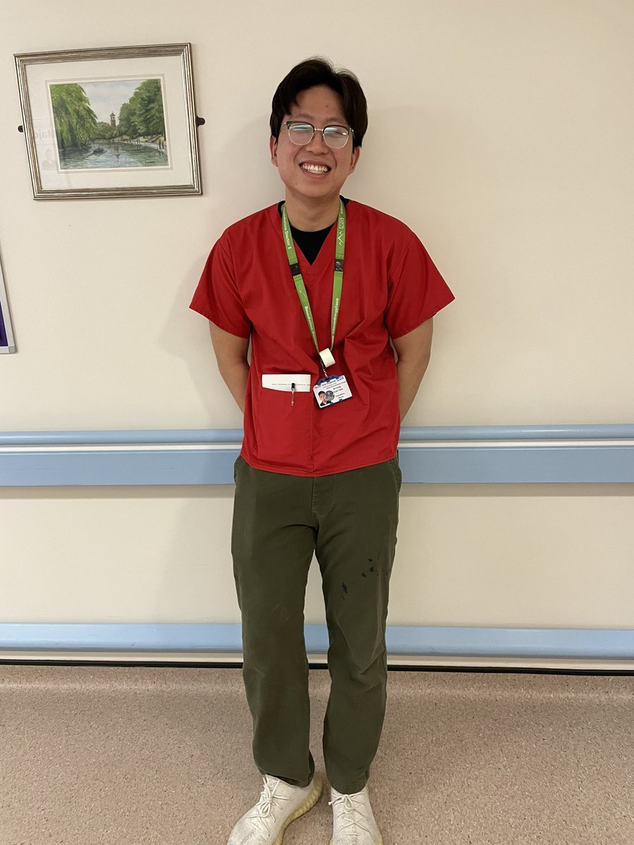 ward36jcuh's tweet photo. *dr of the day* sat with an elderly lady for ages helping and encouraging her with her dinner 🥰🥰🥰🥰 #southtees #juniordoc https://t.co/F2mQAe5p5W