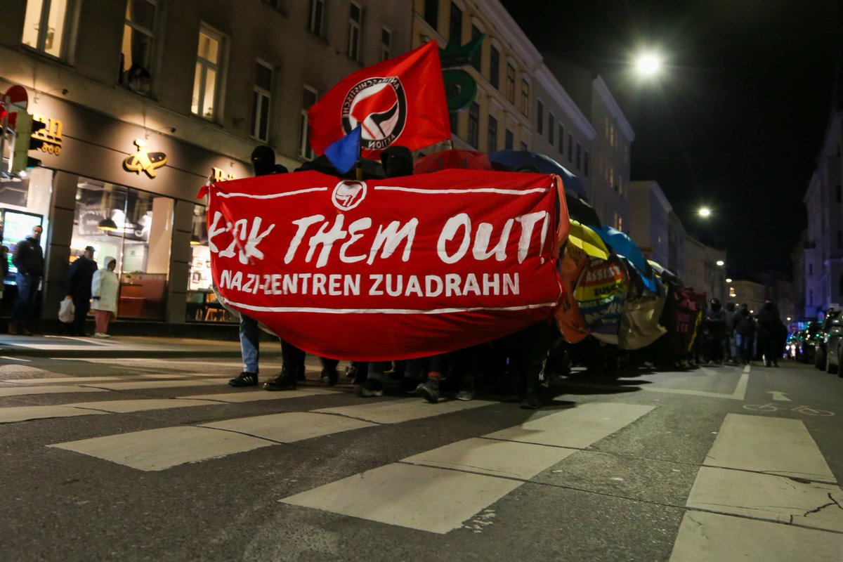 Heute hat in Wien Margareten eine starke und kämpferische Demonstration stattgefunden. Mehrere hundert Antifaschist*innen haben sich zusammengefunden, um ein weiteres Mal gegen das Treiben der "Identitären" in Wien zu protestieren. Die IB besitzt in Österreich mittlerweile drei/1
