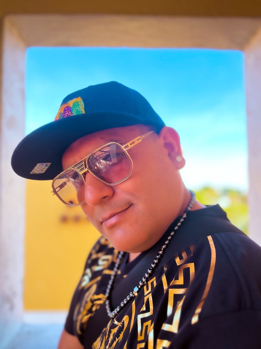 kennyzunigadtr's tweet photo. Hoy estuvimos de promoción del Salsatón . Mueve la cadera con el gran @Franjio del show en Miami #kennyzuniga #kennyzuñiga #peru #salsaton #Musica https://t.co/DU1sxv5zpy