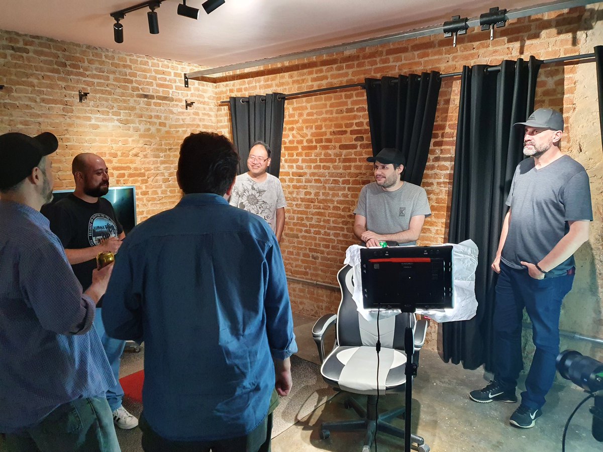 thelucasm's tweet photo. Nesse dia foi fácil umas 6 horas de papo... to pensando em largar as entrevistas na integra tb, tem bastante coisa boa." 
@ericusui @binhelz @marcelobressiani @pedrocart #gunnereunãosei
.
#csgo #steam #counterstrike #counterstrikeglobaloffensive #documentary #fpsgamming #doccs https://t.co/zOaj3v7vjx